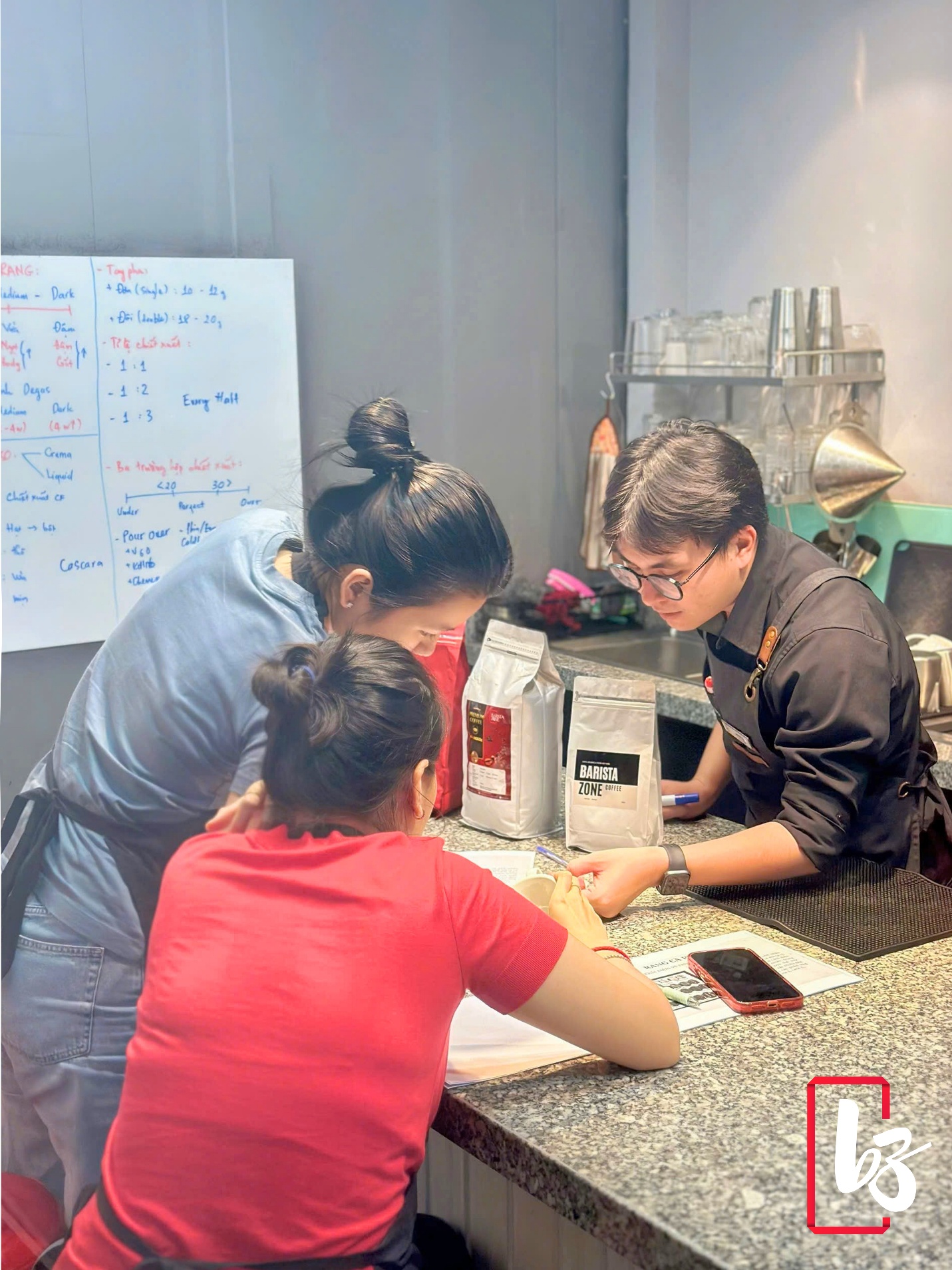Barista Zone: Học để làm, làm để ngon, ngon để kinh doanh - Ảnh 1. Barista Zone: Học để làm, làm để ngon, ngon để kinh doanh - Ảnh 1.