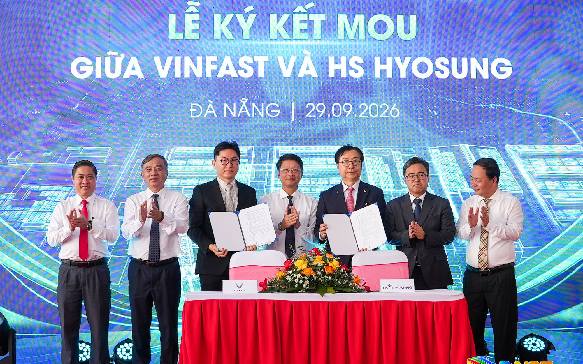 VinFast vừa “bắt tay” ông lớn Hàn Quốc sở hữu vật liệu ô tô hàng đầu thế giới