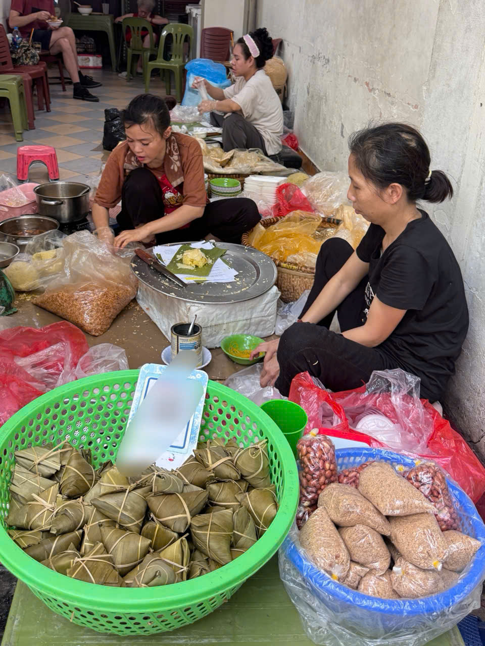 "Xôi Mây Lý Thường Kiệt sẽ đóng cửa ngay trong tháng này"? - Có thật là hàng xôi 30 năm tuổi quen mặt người Hà Nội sẽ không còn?- Ảnh 5.