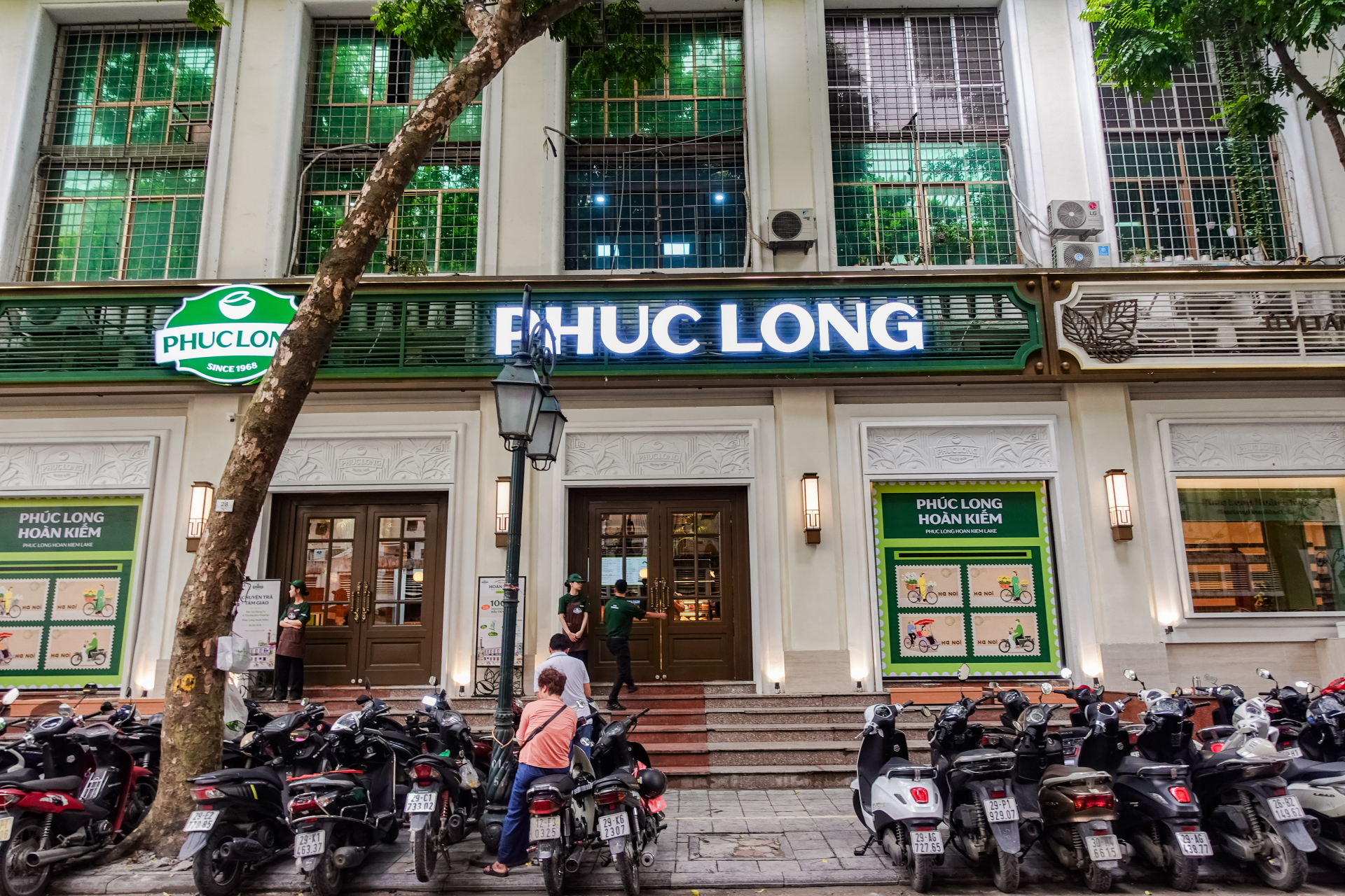 Bưu điện Hà Nội trở thành 'miếng bánh béo bở': 4 ông lớn F&B cùng đổ về 'đất vàng' bên Hồ Gươm- Ảnh 2.