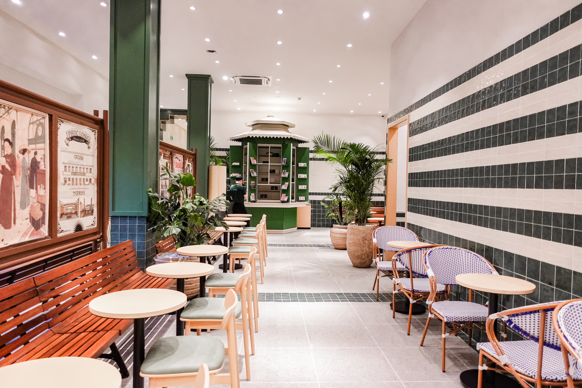 Bưu điện Hà Nội trở thành 'miếng bánh béo bở': 4 ông lớn F&B cùng đổ về 'đất vàng' bên Hồ Gươm- Ảnh 3.
