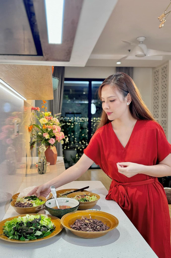 Cơm nhà Đan Lê và và cựu Phó giám đốc VFC- Ảnh 2. Cơm nhà Đan Lê và và cựu Phó giám đốc VFC- Ảnh 2.
