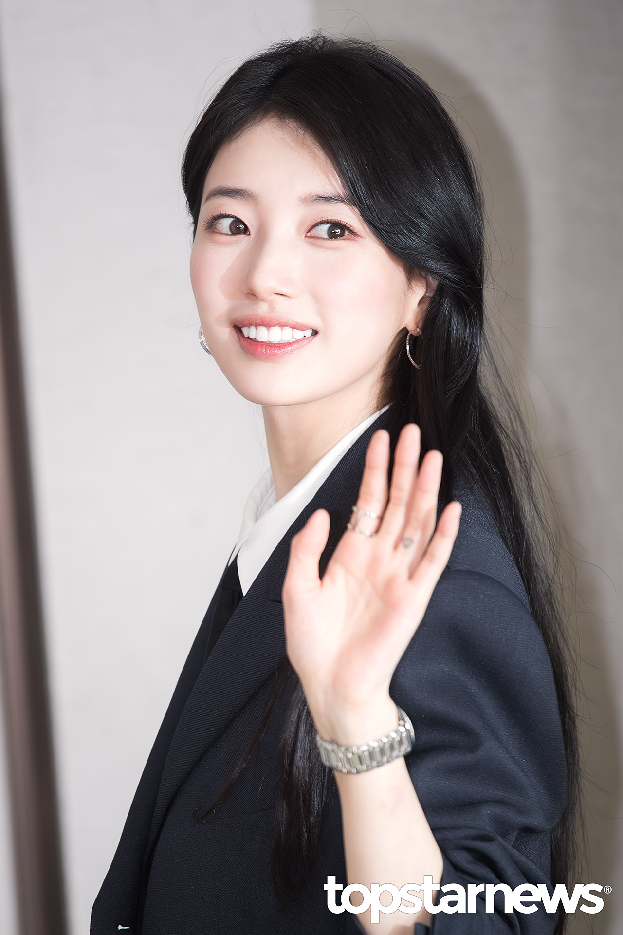 Mặt mộc không thể làm khó mỹ nhân 20 năm chưa hề flop, đặt ra "lời nguyền" khiến cả showbiz khiếp sợ - Ảnh 5.