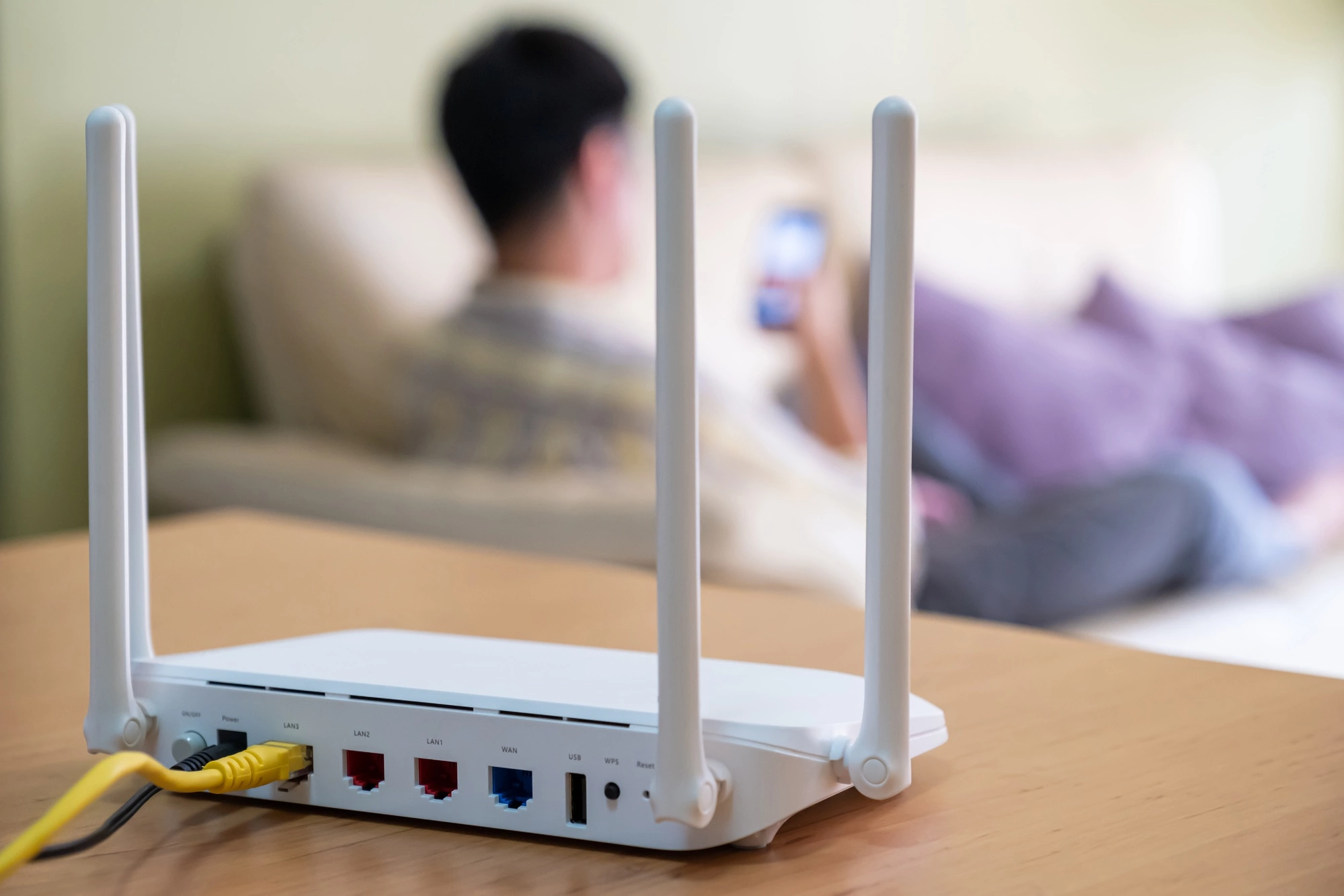 Lời khuyên cho những gia đình đang dùng bộ phát Wi-Fi, chỉnh ăng ten bộ phát sao cho mạng "khỏe" - Ảnh 4. Lời khuyên cho những gia đình đang dùng bộ phát Wi-Fi, chỉnh ăng ten bộ phát sao cho mạng "khỏe" - Ảnh 4.