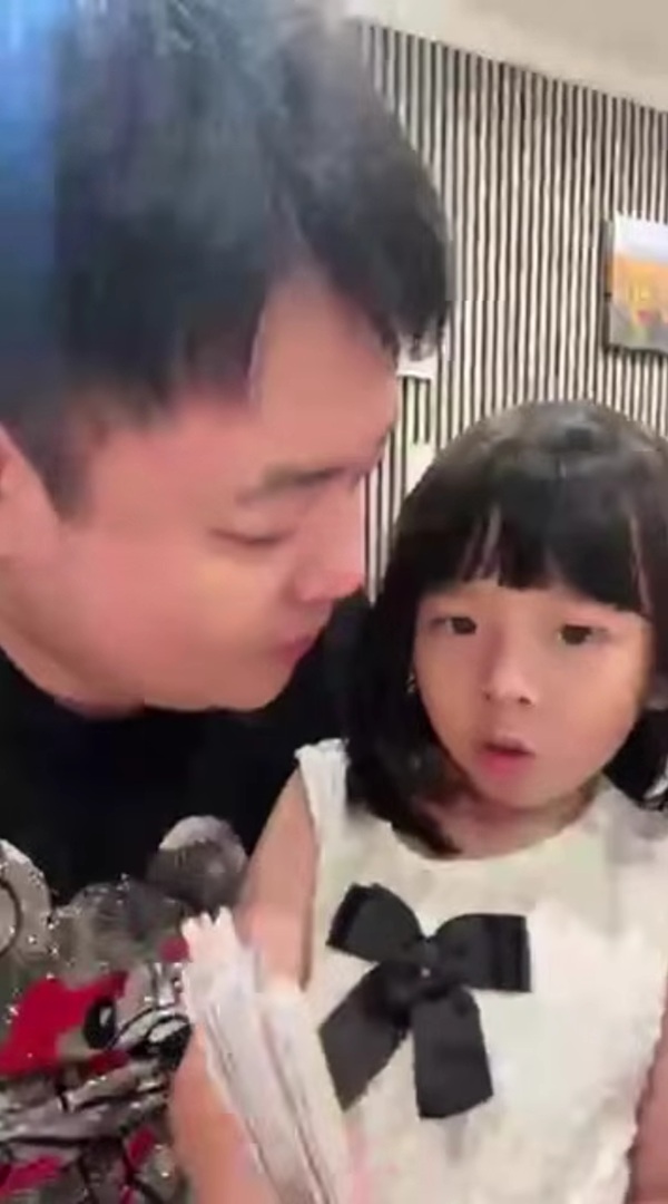 Quang Lê: "Giờ tôi không cần con cái gì hết" - Ảnh 1.