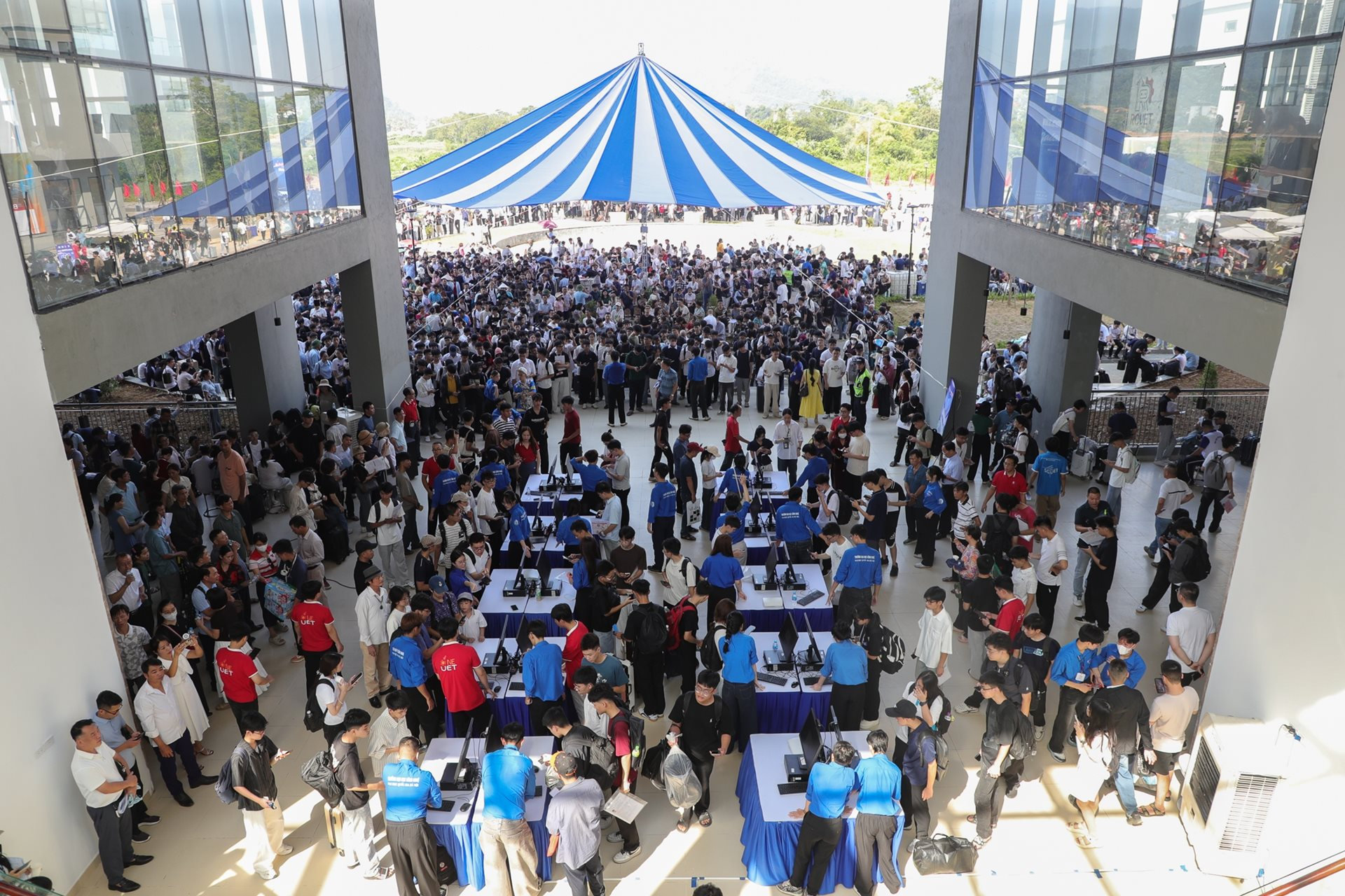 Đại học rộng nhất Việt Nam chính thức đón 17.000 sinh viên: Lộ diện loạt công trình hiện đại, sắp có tuyến metro 65.000 tỷ đồng kết nối trực tiếp trung tâm Hà Nội- Ảnh 5.