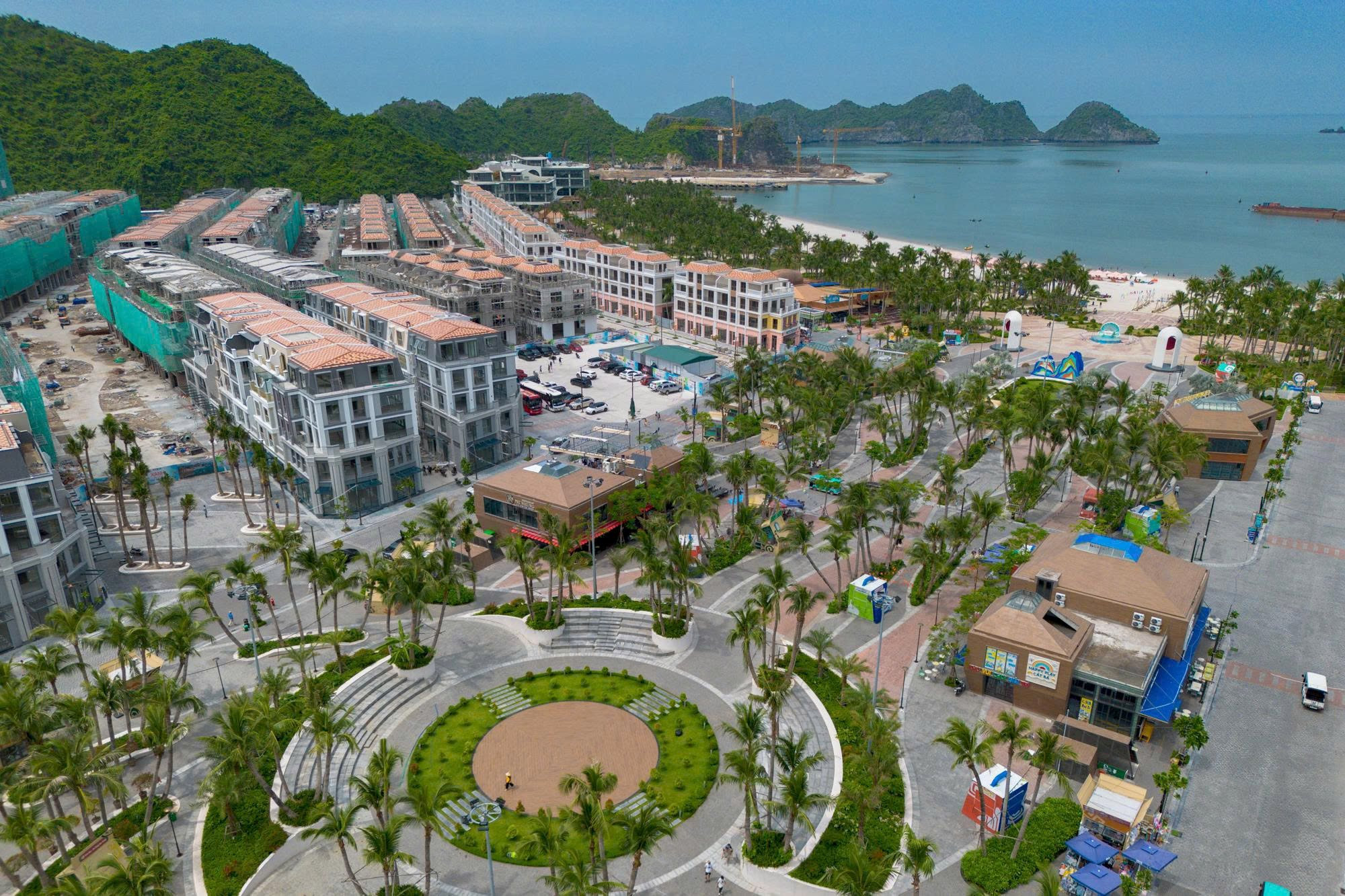 Một hòn đảo của Việt Nam lọt top 8 hòn đảo tuyệt vời nhất Đông Nam Á, nơi Sun Group đang làm khu đô thị 12.500 tỷ đồng và sở hữu một công trình giữa biển lập kỷ lục thế giới ngay ngày khai trương- Ảnh 5.