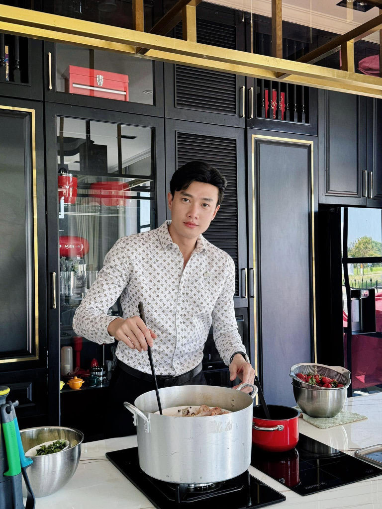Cơm nhà Quốc Trường - “tổng tài” SN 1988 của chuỗi mì cay nổi tiếng- Ảnh 5. Cơm nhà Quốc Trường - “tổng tài” SN 1988 của chuỗi mì cay nổi tiếng- Ảnh 5.