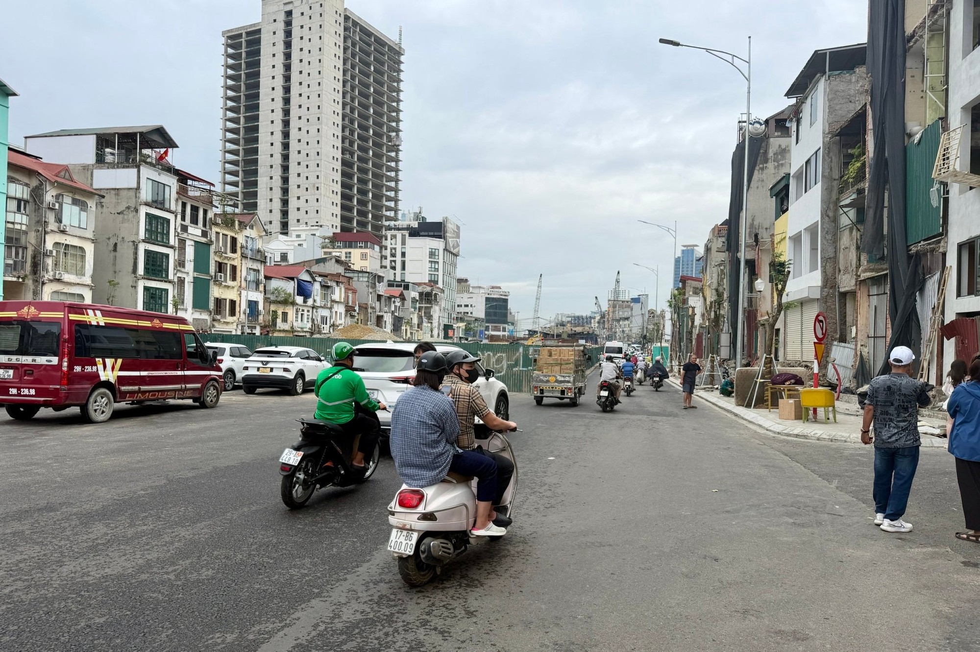 Phường Ô Chợ Dừa tăng cường vận động người dân, đẩy nhanh GPMB dự án bãi đỗ xe tại Vành đai 1- Ảnh 4.