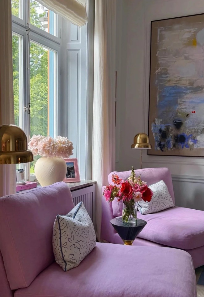 Căn nhà gam pastel của nữ thiết kế Thụy Điển không hề "bánh bèo": Nhiều màu nhưng vẫn sang đến từng chi tiết- Ảnh 6. Căn nhà gam pastel của nữ thiết kế Thụy Điển không hề "bánh bèo": Nhiều màu nhưng vẫn sang đến từng chi tiết- Ảnh 6.