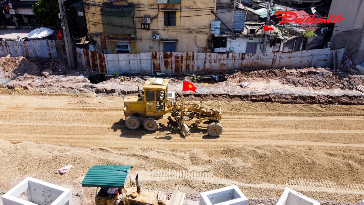 Vành đai 2,5 chạy đua tiến độ, thi công 3 ca xuyên ngày đêm để kịp thông xe 10/10- Ảnh 10.