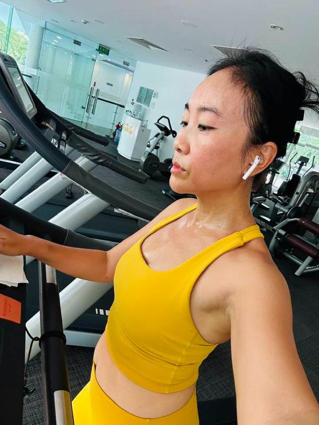 Nếu chị em 40+ sợ khoe mặt mộc thì hãy nhìn Đoan Trang đây, yêu bản thân trong mọi khoảnh khắc- Ảnh 2.