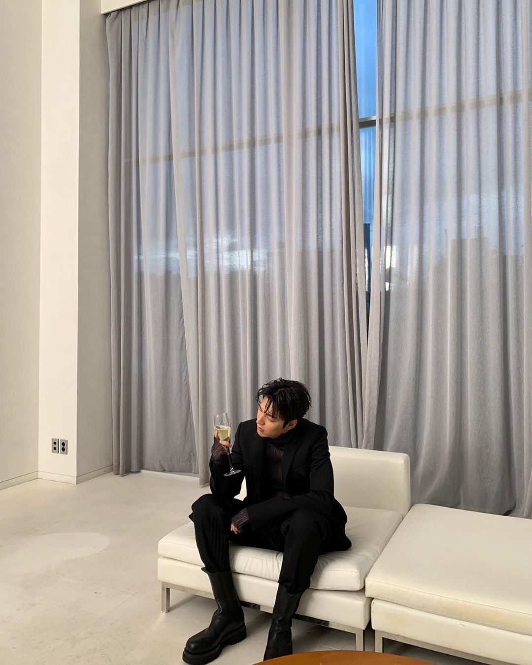 Bên trong căn biệt thự của Lee Min Ho - Ảnh 2.