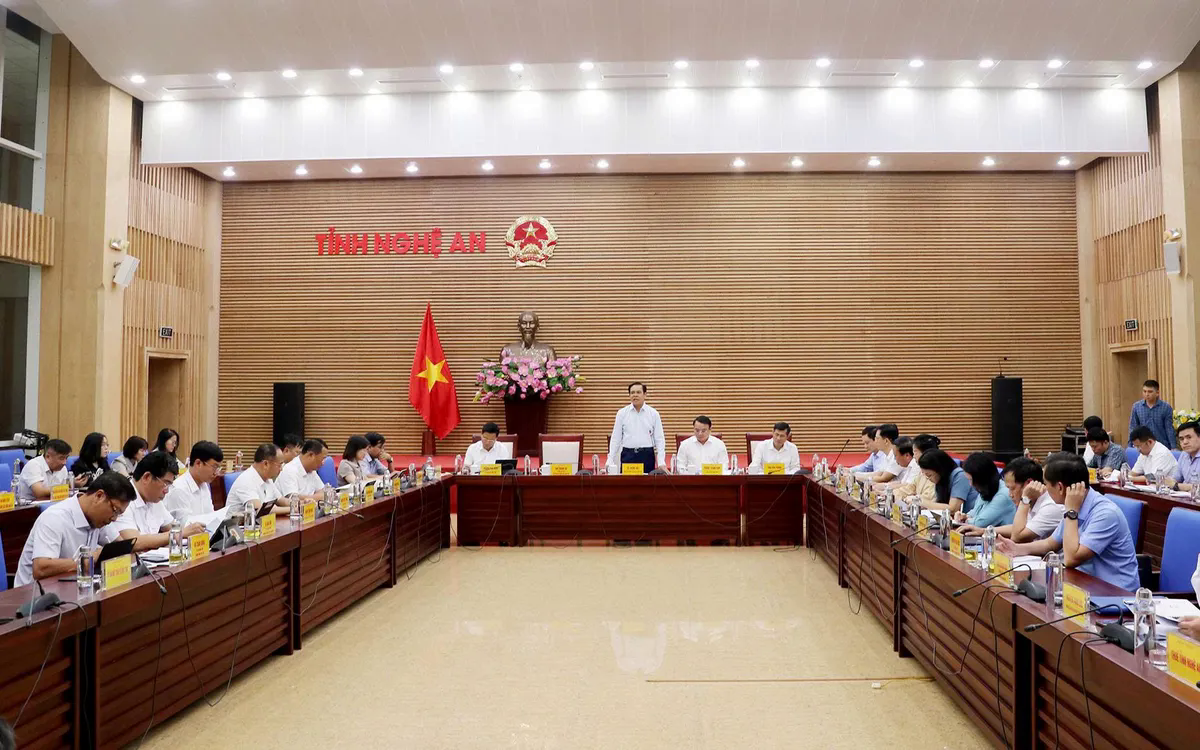 Nghệ An: Thu ngân sách 8 tháng đầu năm đạt 23.364 tỷ đồng - Ảnh 1.