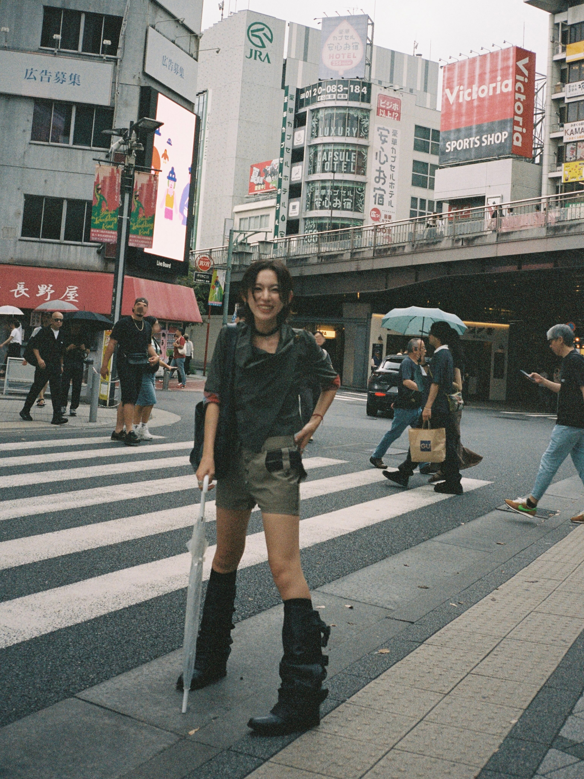 IT girl đang hot nhất Trung Quốc, được loạt nhà mốt xa xỉ săn đón là ai?- Ảnh 8.