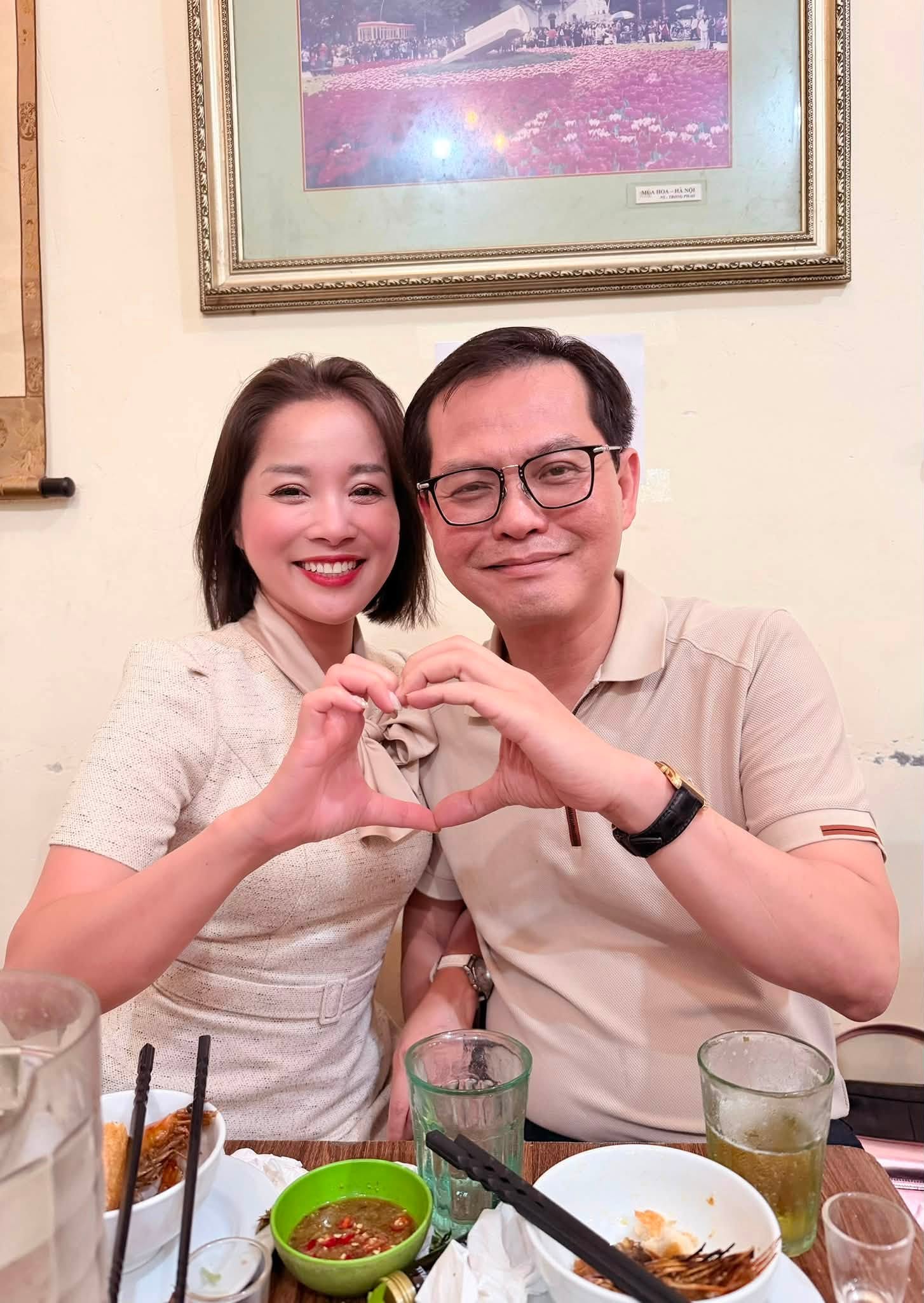 Nữ chính "Nhật ký Vàng Anh" thân thiết bên Giám đốc Nhà hát Kịch Hà Nội và loạt sao Việt - Ảnh 1.