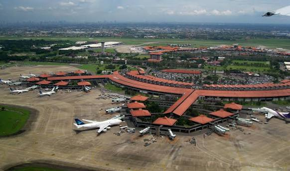 Hôm nay - 7/9, ghi nhận nhiều chuyến bay của Vietnam Airlines bất ngờ phải đổi lịch bay - Ảnh 4.