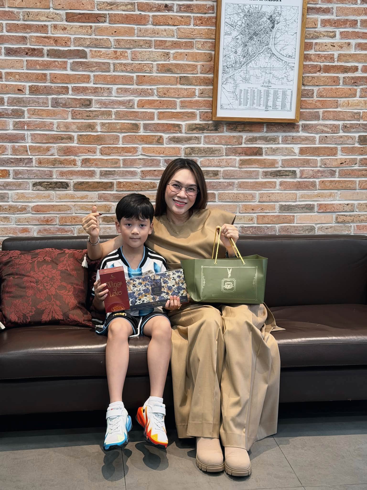 Đàm Vĩnh Hưng mang con đến nhà Mỹ Tâm- Ảnh 2.