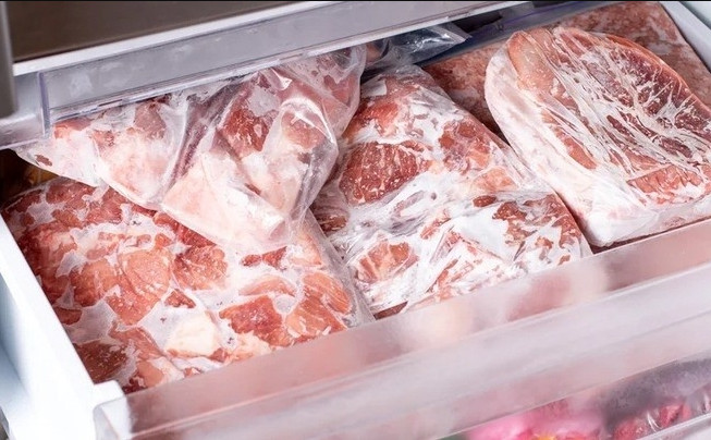 Mưa đá đã hiếm, nhưng địa phương này còn gặp cả “mưa nhện” phủ đầy trời - Ảnh 3.
