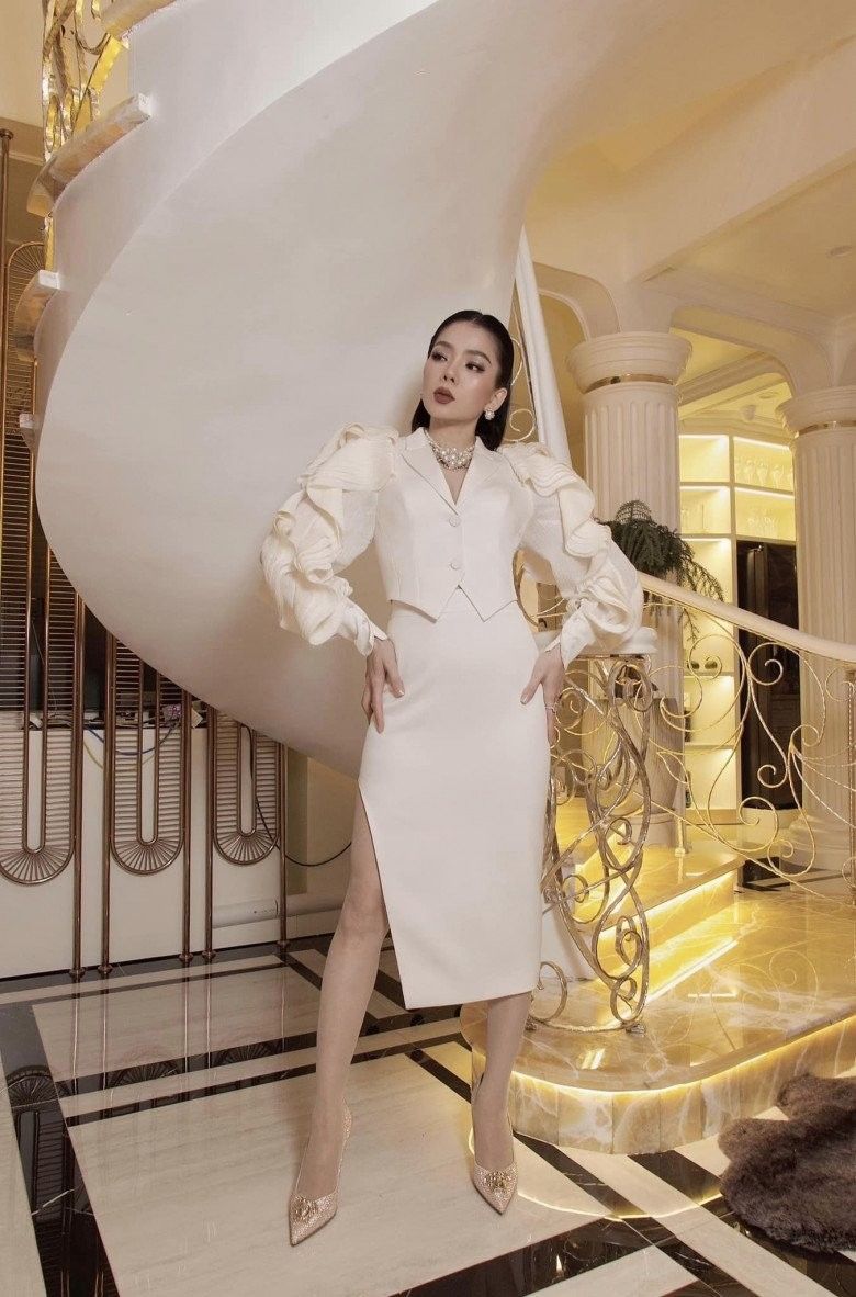 Ca sĩ Việt hát một show thu nửa tỷ: Chỉ nhờ giọng hát mà giàu kếch xù, 2 căn biệt thự gây choáng ở TP.HCM lẫn Hà Nội- Ảnh 4.