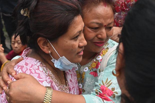 Lời kể của 2 công nhân được cứu sống ở Nepal: 9 ngày không thức ăn, bóng tối bủa vây, liên tục tụng chú Hindu để giữ vững tinh thần- Ảnh 5.