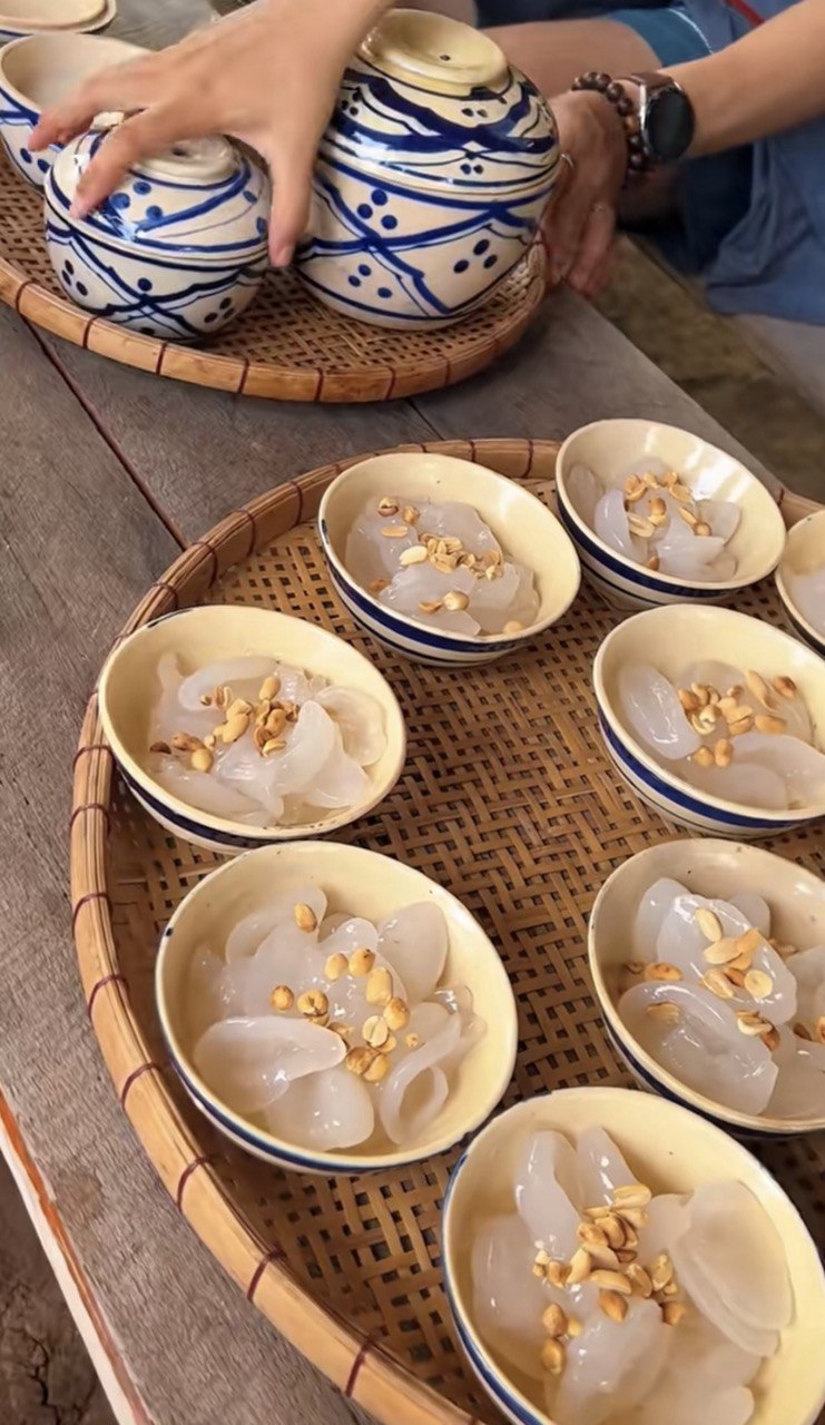 Cồn Chim Trà Vinh đông khách chưa từng có sau “hiệu ứng Phương Mỹ Chi”, người dân dậy từ 3 giờ sáng chuẩn bị đón khách- Ảnh 8.