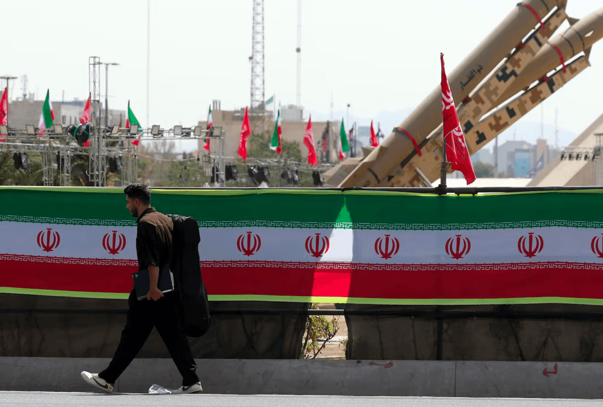 Quan chức Nga: BRICS gặp khó vì Iran - Ảnh 1.