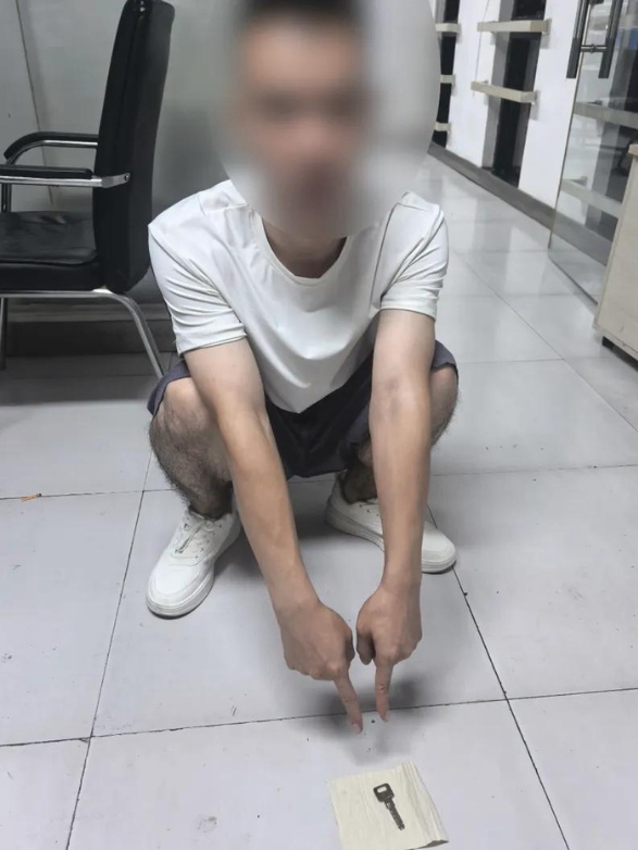 Người phụ nữ lắp camera hơn 2 tiếng, cảnh tượng ghi lại trong nhà khiến cô lập tức gọi cảnh sát- Ảnh 4.