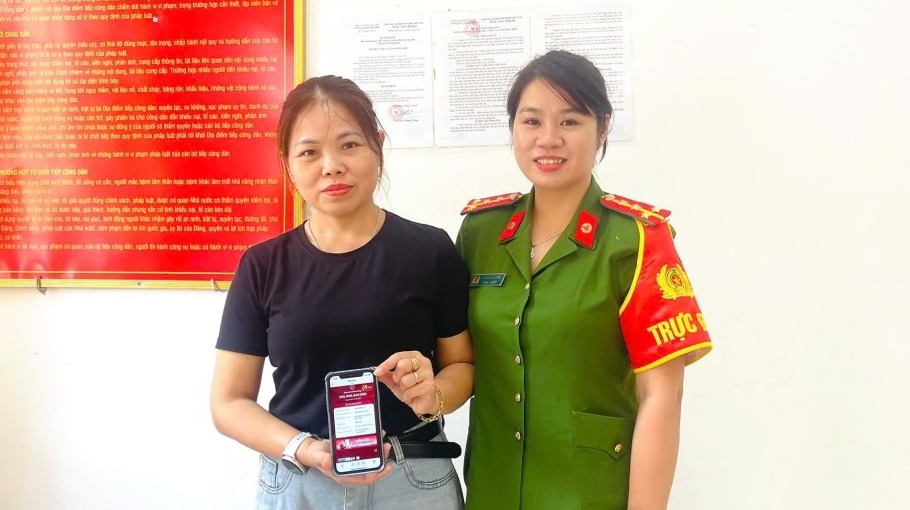 Hồ Thị Phượng và Trần Văn Huy chuyển khoản 300.000.000 đồng thông qua tài khoản cá nhân: Công an vào cuộc xác minh giao dịch- Ảnh 1.