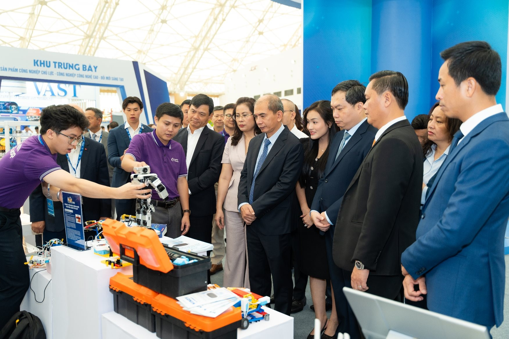 VinFast, Hải Âu, Tinh Nhuệ Hưng Yên cùng hàng loạt tên tuổi lớn trong ngành xe điện, năng lượng, robot, cơ khí và phần mềm quy tụ tại VITW 2026- Ảnh 2.