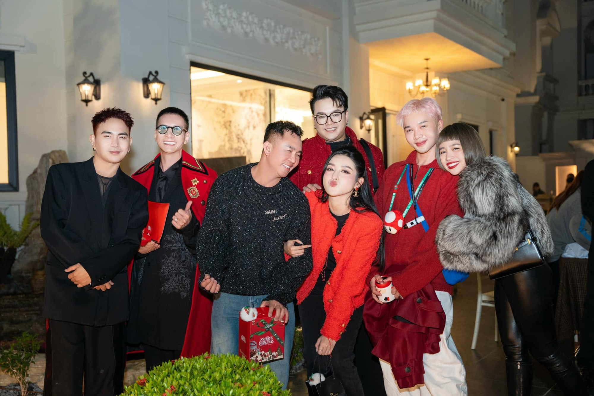 Biệt thự 3 tầng ở ngoại thành của mỹ nhân Hà Nội 30 tuổi chưa lấy chồng, được báo Trung khen là 
