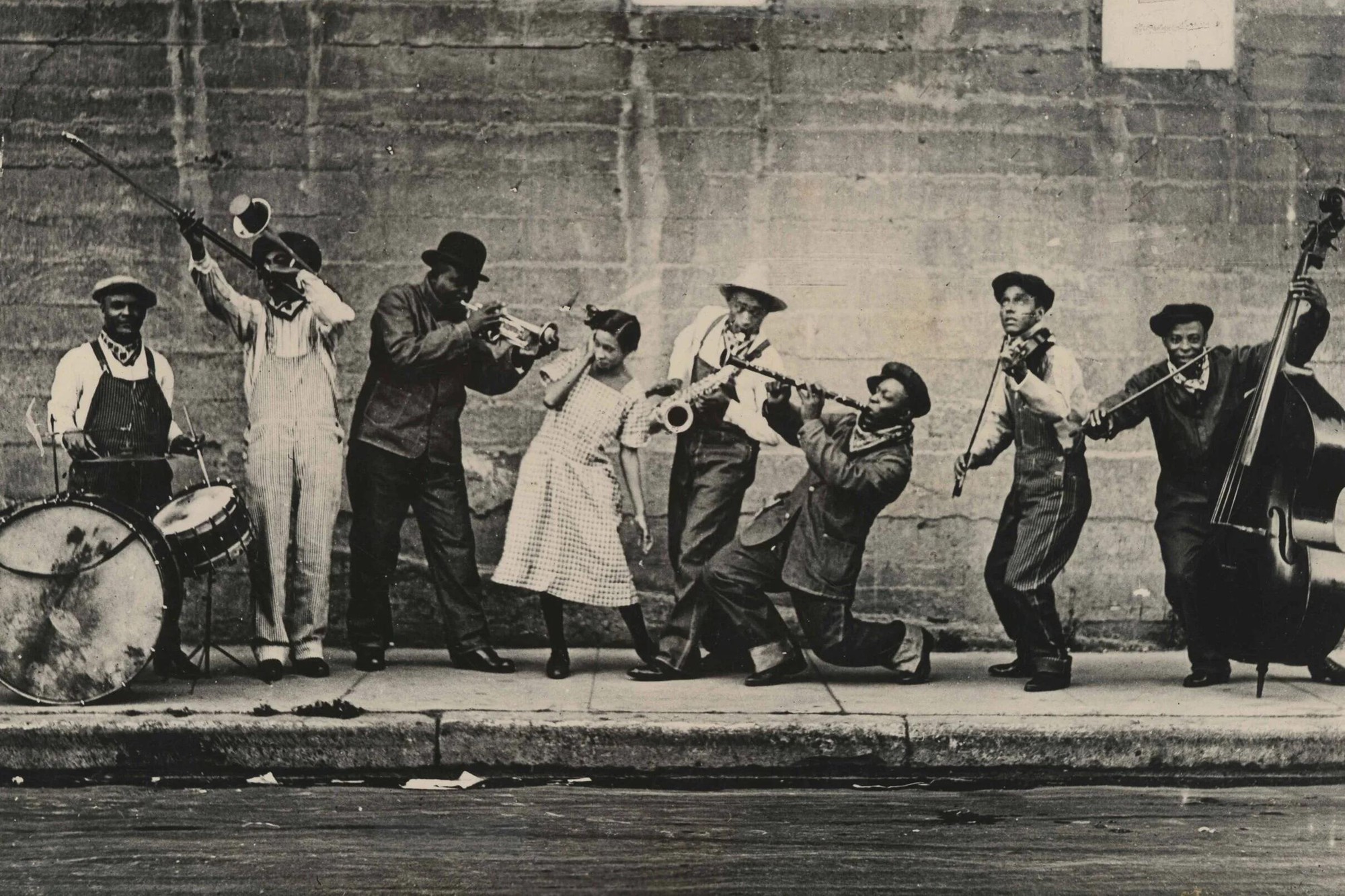 Không cần biết hòa âm vẫn có thể nghe Jazz: Cách bước vào thế giới tưởng hàn lâm từ những điều gần gũi nhất - Ảnh 1.