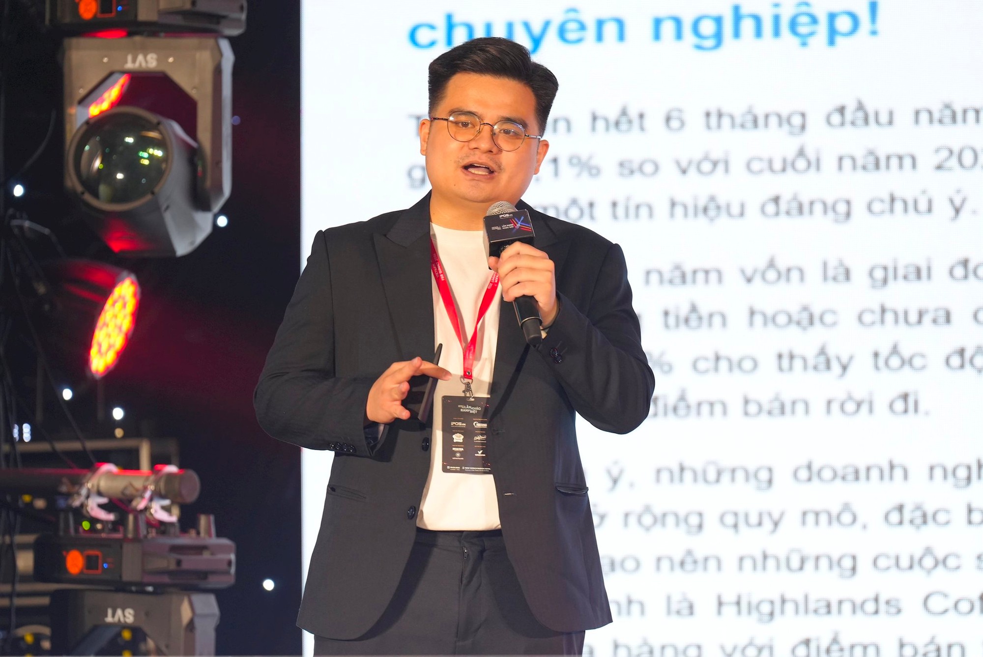 Lẩu bò 'trăm rưỡi' nhưng lúc thanh toán toàn 400 - 500 trăm nghìn đồng, tại sao khách vẫn nườm nượp?- Ảnh 1.