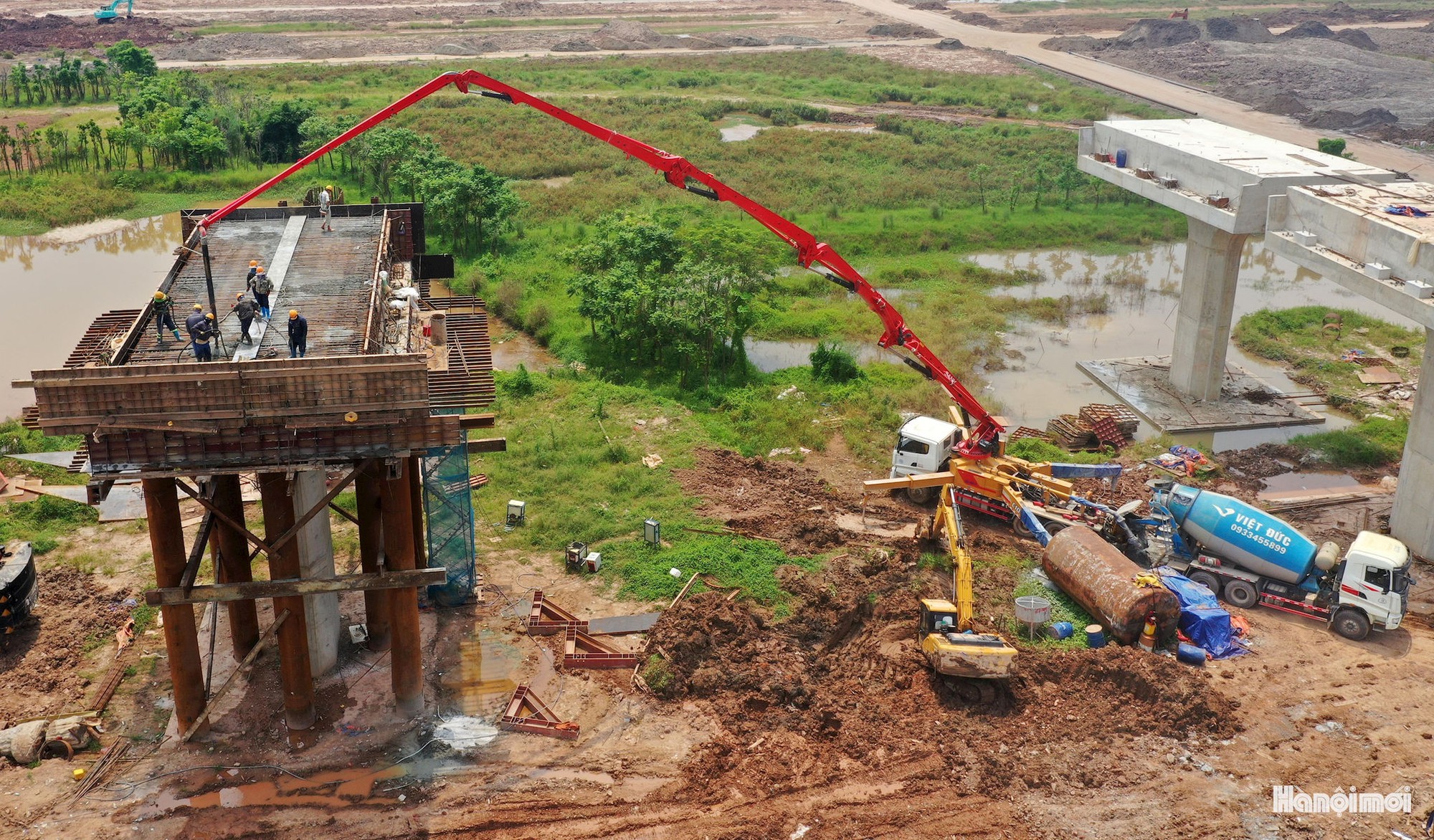 Rầm rộ thi công cầu Ngọc Hồi, phấn đấu hoàn thành trước APEC 2027- Ảnh 4.