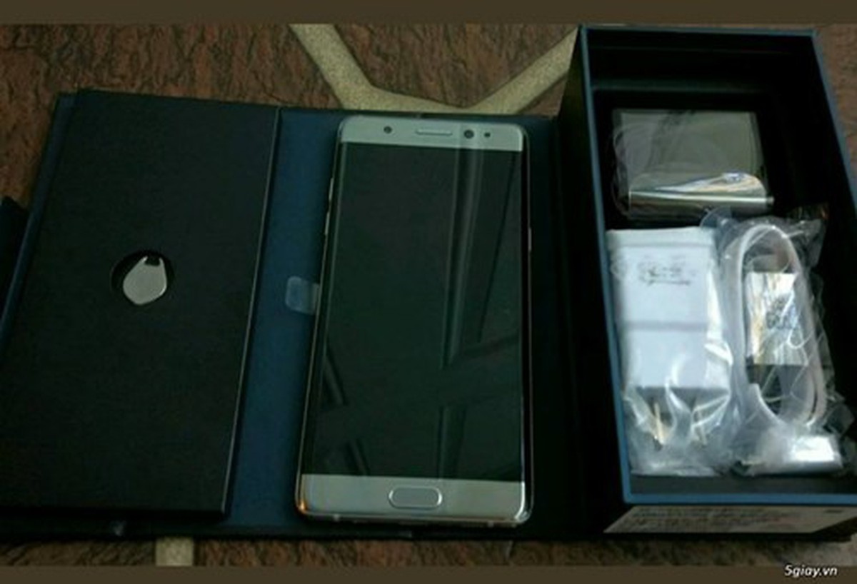 Bi hài chuyện Note 7 thật bị thu hồi, hàng nhái vẫn bán tràn lan