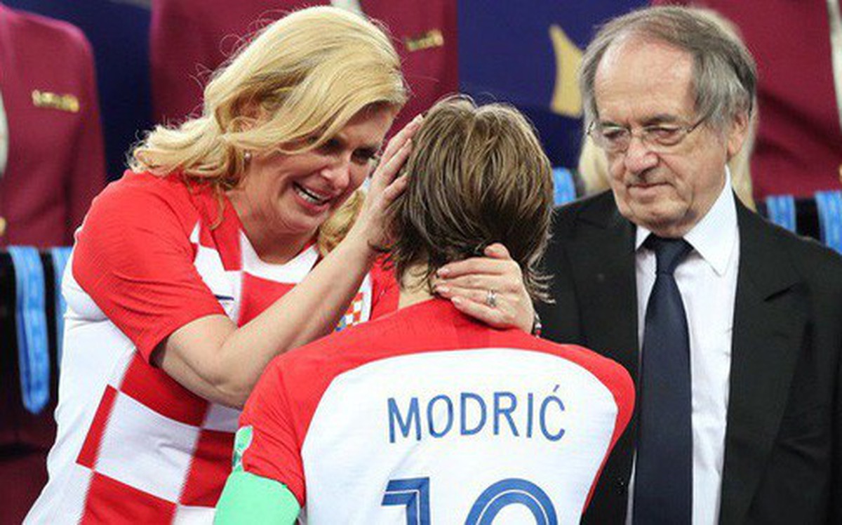 Nữ Tổng thống Croatia gây bất ngờ khi đạt con số vượt xa tiền vệ Modric