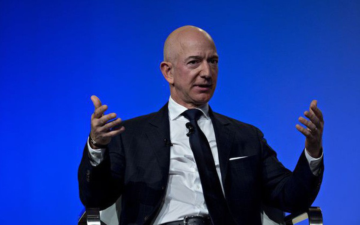 Các nhà đầu tư tâm huyết của Amazon thờ ơ trước bê bối ngoại tình của ...