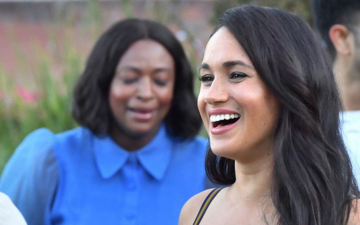 Sau màn than khóc kể khổ, Meghan Markle bị gán biệt danh phù thủy, còn ...