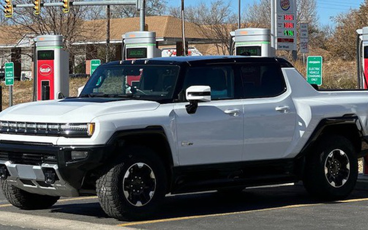 Hummer xăng ngốn xăng như nước thì bản điện cũng tương tự: 1 triệu đồng ...