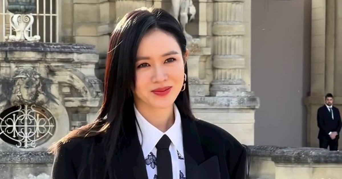 Son Ye Jin 'gây sốt' với nhan sắc 'gái 1 con' tại sự kiện ở trời Tây