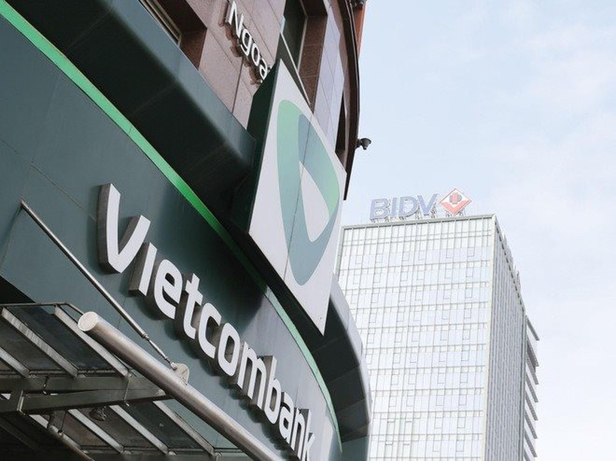 VCB tăng trở lại mức giá cao nhất lịch sử, khối ngoại bán ròng gần 700 ...