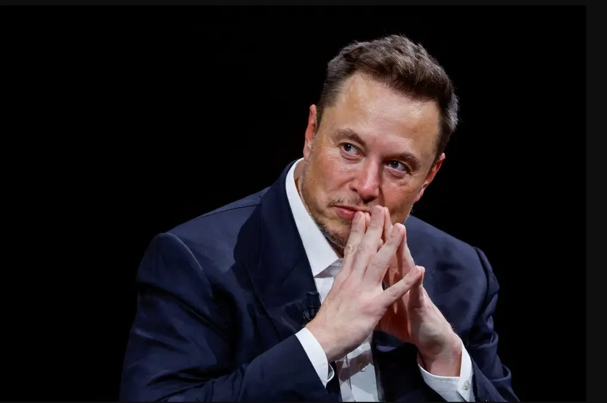 Elon Musk cảnh báo ‘cơn sóng thần’ AI đang cuốn trôi công việc bàn giấy