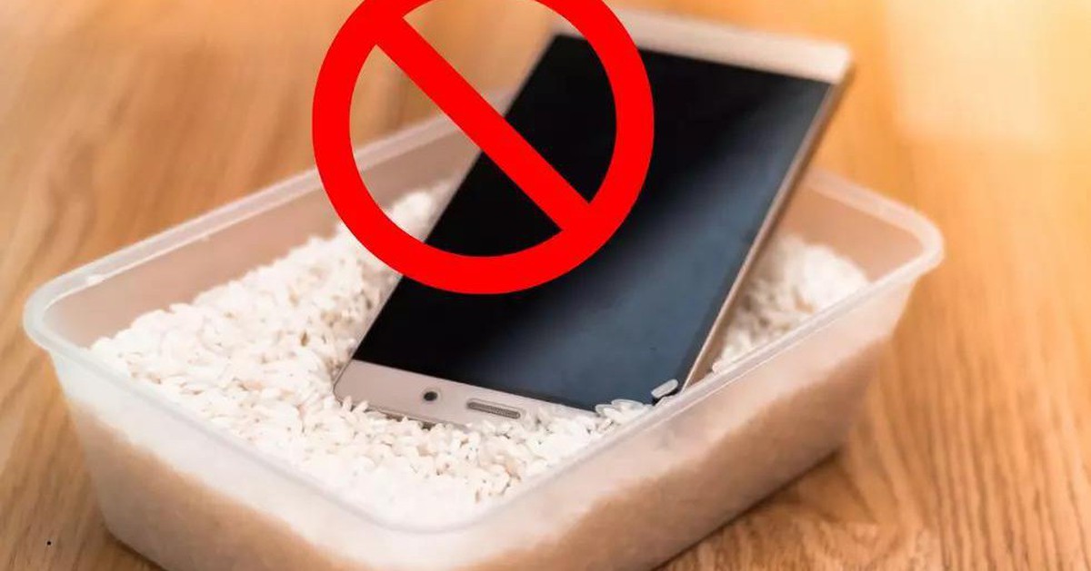 Lời khuyên dành cho tất cả người dùng Android khi điện thoại không may dính nước