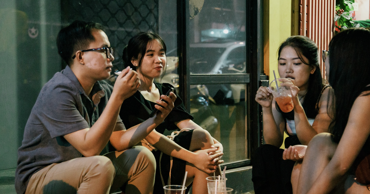 Lời khuyên tài chính cho người định cắt giảm chi tiêu cà phê, trà chiều