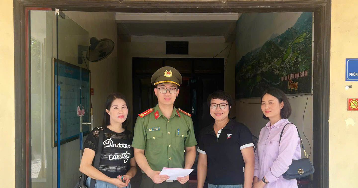 Tài khoản VietinBank phát sinh giao dịch 140,2 triệu đồng lúc 11h40 với nội dung “NOP TIEN; Tai Quay”, chị Trần Thị Thuận SN 1981 lập tức báo công an