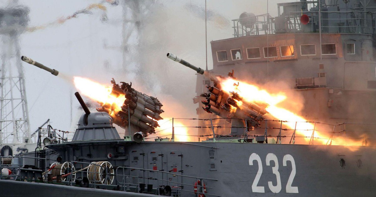 NATO nhận văn bản nóng từ Nga: Moscow nói dùng toàn bộ kho vũ khí bảo vệ Kaliningrad, liên minh đáp trả