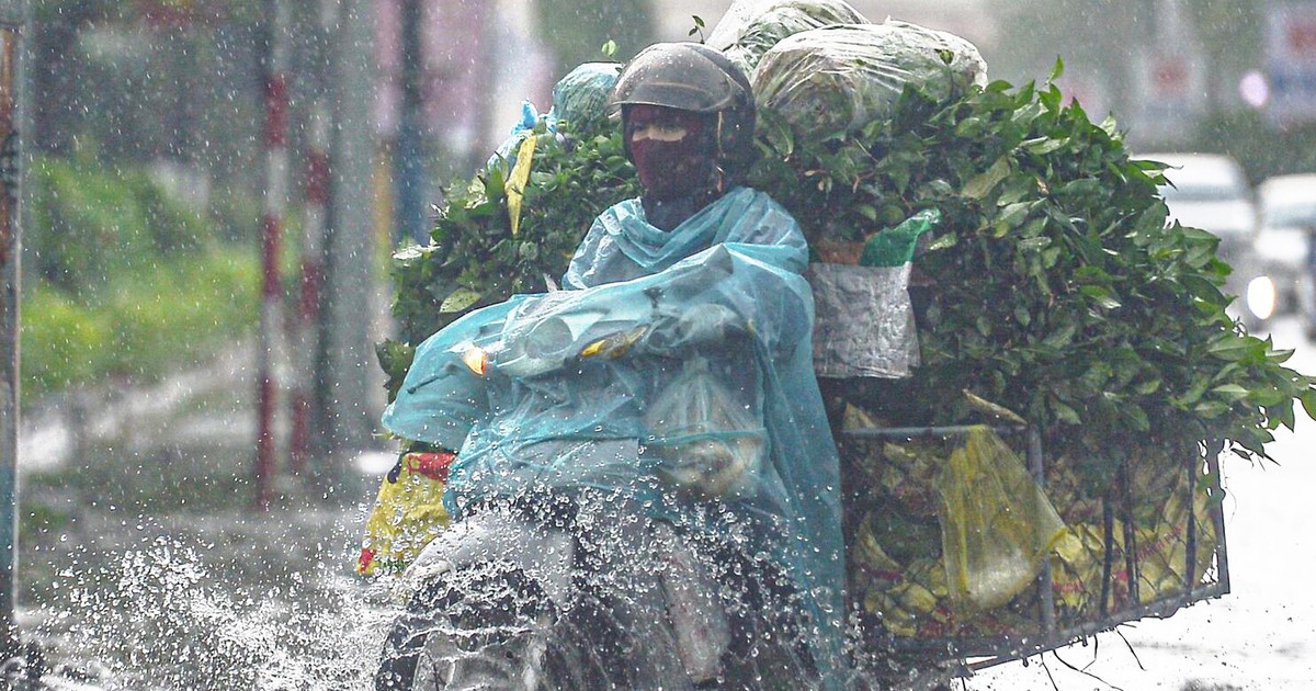 Thời tiết tháng 10: Biển Đông có thể đón bão, mưa lớn tập trung ở Trung Bộ