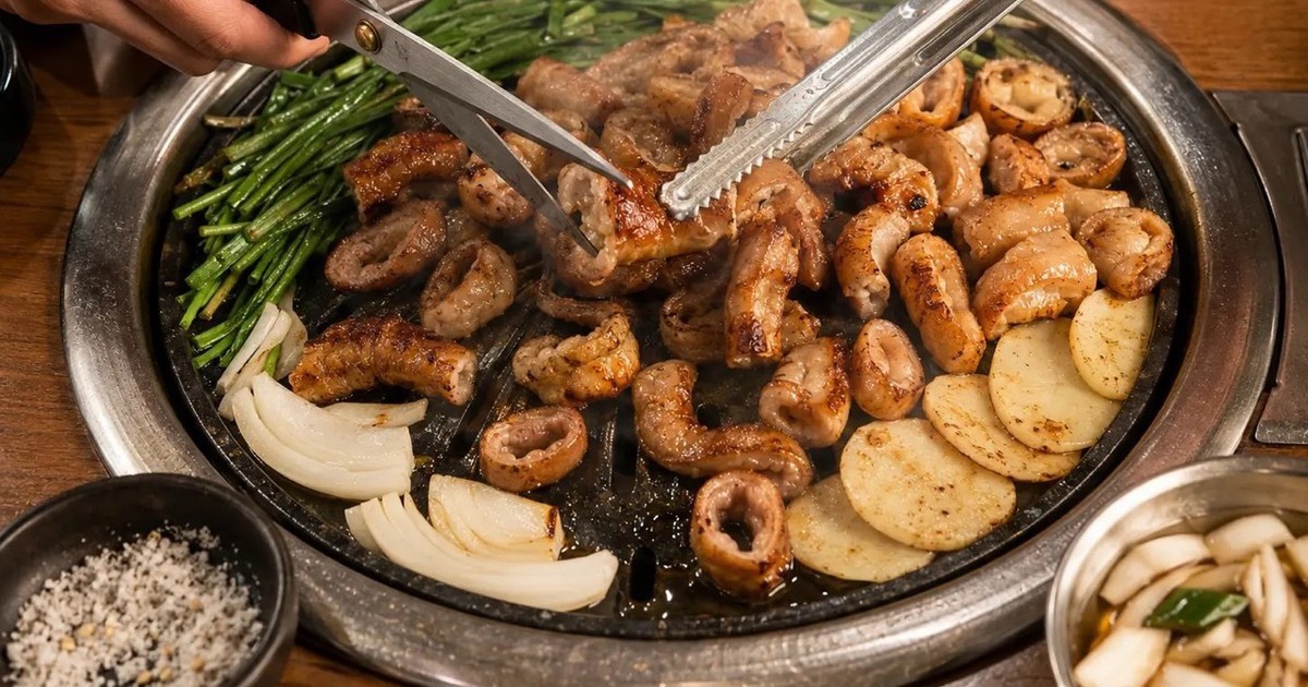 Vì sao người Hàn Quốc chuộng lòng bò hơn lòng lợn?
