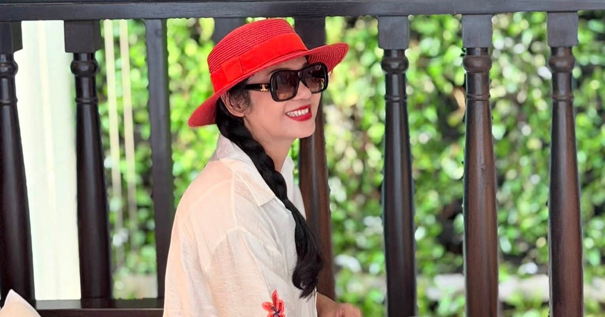 Cô bé gặt đậu phộng phụ mẹ lớn lên thành mỹ nhân tuyệt sắc, màn ảnh Việt phải chao đảo theo