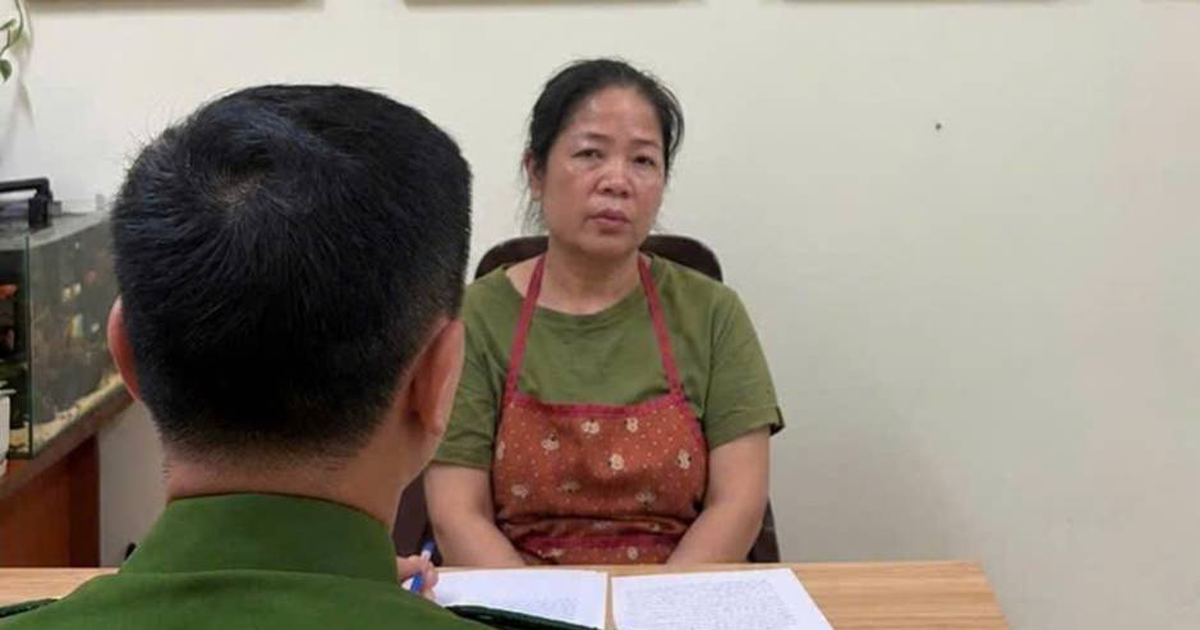 Khởi tố một người phụ nữ ở Hà Nội do nhiều lần chửi bới, đổ chất thải và đặt đồ đạc chắn lối đi chung